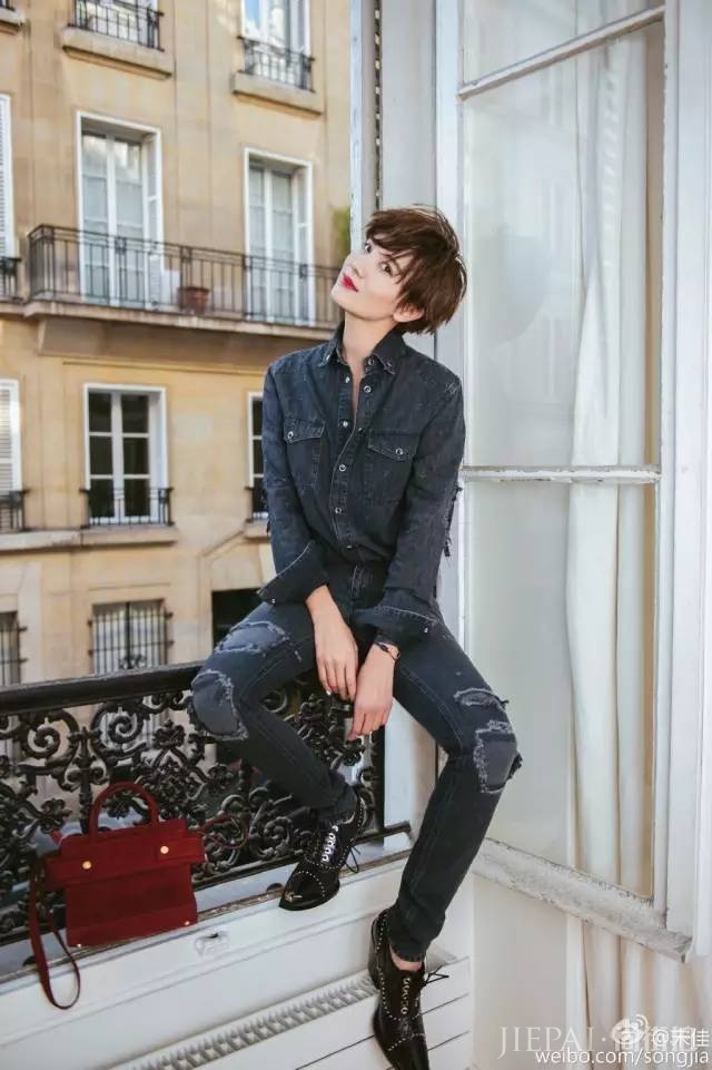 看宋佳6个搭配套路,2018美一整个秋天!