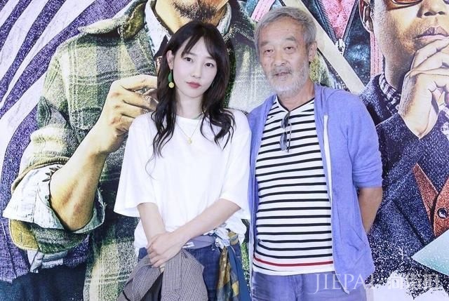 好久不见的白百何瘦脱相了，网友：这穿的是什么衣服呀！