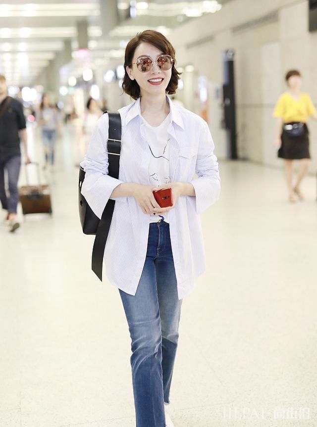 41岁陈数简直逆生长,衬衫搭配牛仔裤,竟美得忘了年龄