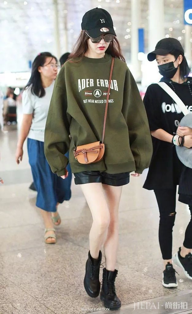 35℃高温都穿 女明星是有多爱它!