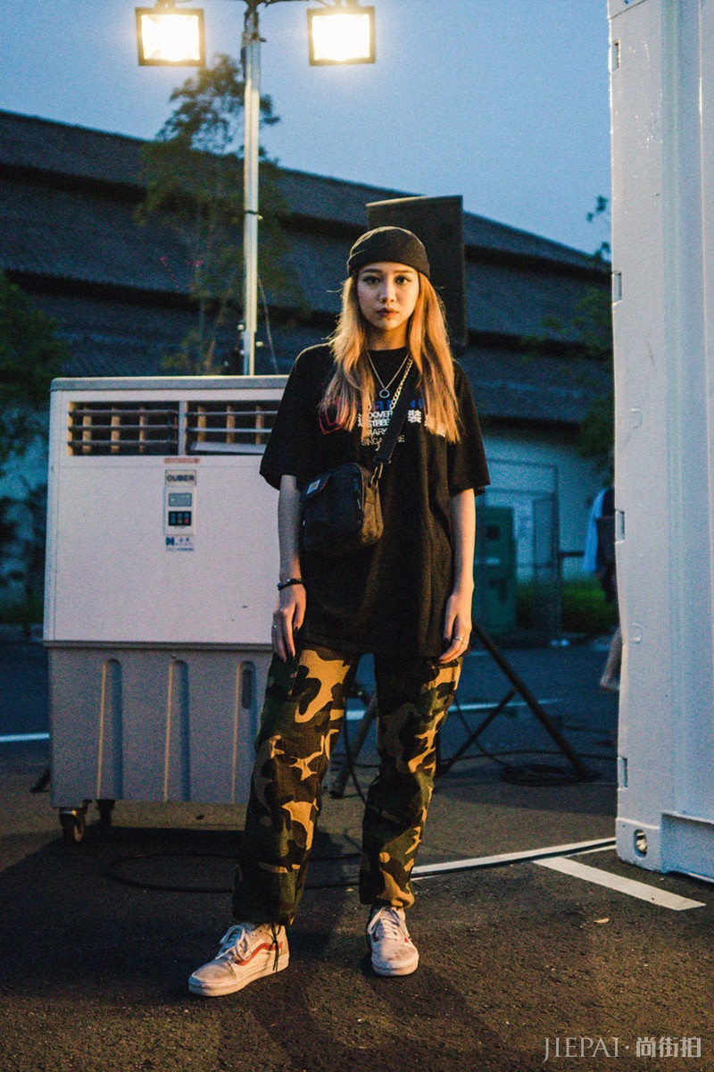 教科书级别！Dover Street Market新加坡成立一周年活动现场街拍合集！