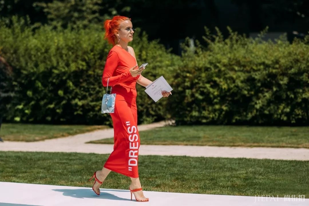 可能是今年最详细的荧光色欧美街拍了