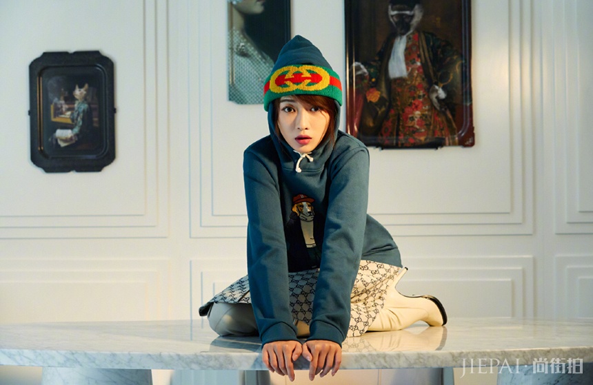 《延禧攻略》魏姐吴谨言拍大片,网友:比起演技摆pose还是嫩了点!