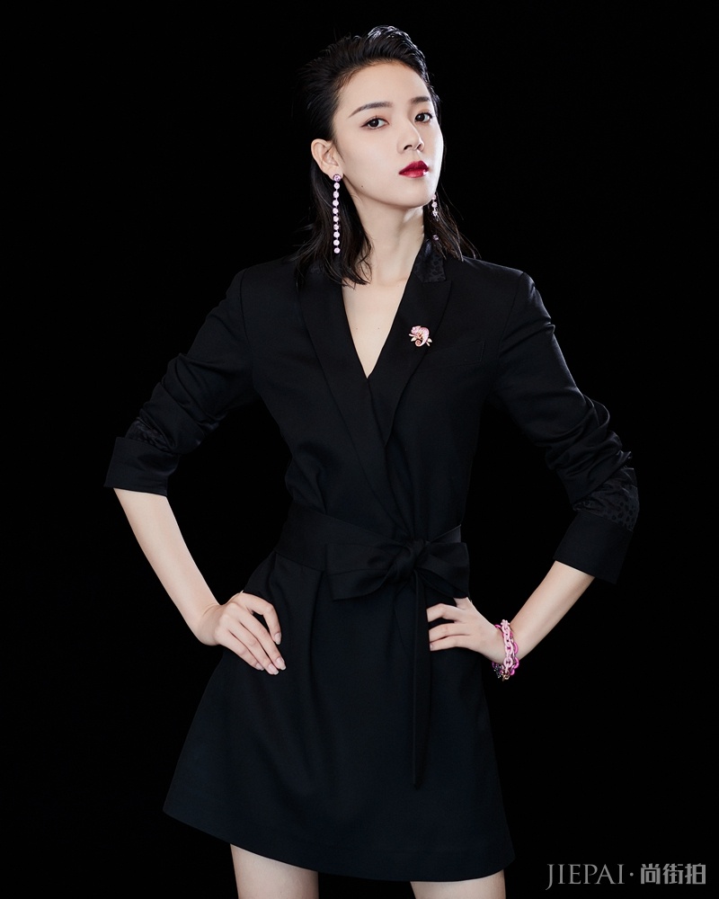 陈瑶少女御姐随意切换 湿发红唇女王属性爆表