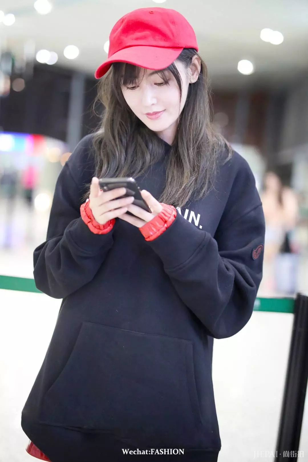 35℃高温都穿 女明星是有多爱它!