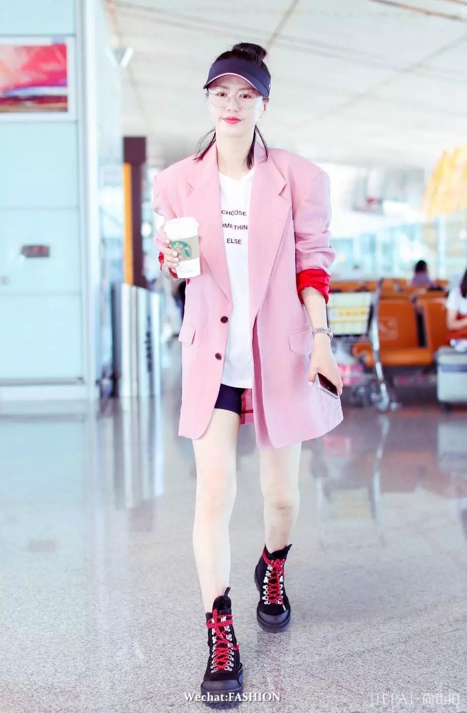 35℃高温都穿 女明星是有多爱它!