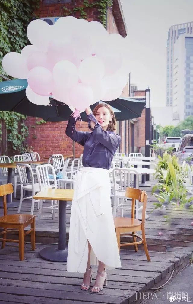 看宋佳6个搭配套路,2018美一整个秋天!