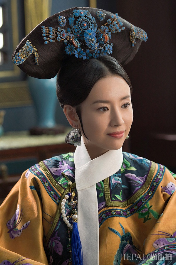 董洁的颜碾压了《如懿传》里所有妃嫔?原来少女感不是脸部饱满就能有的,还要看轮廓线够不够紧致