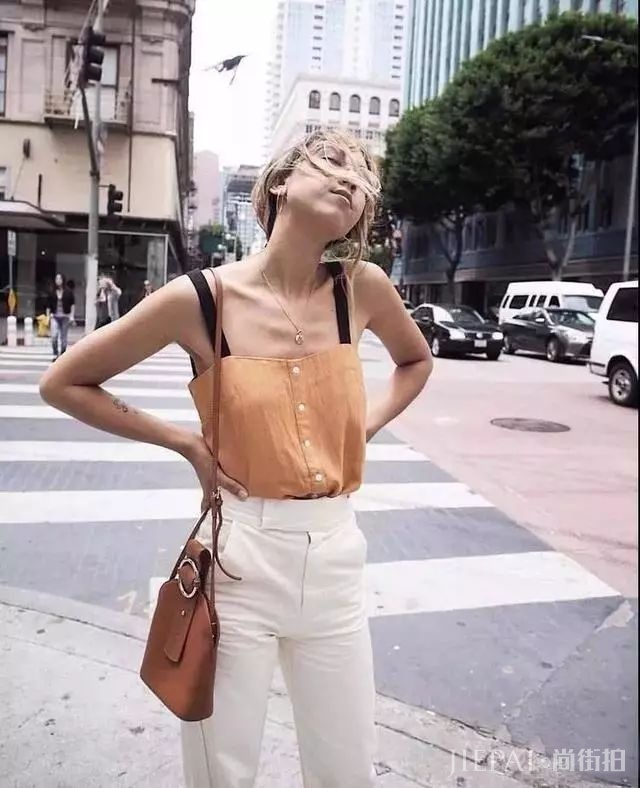 背心+阔腿裤，看欧美潮人夏天清凉时髦套路！