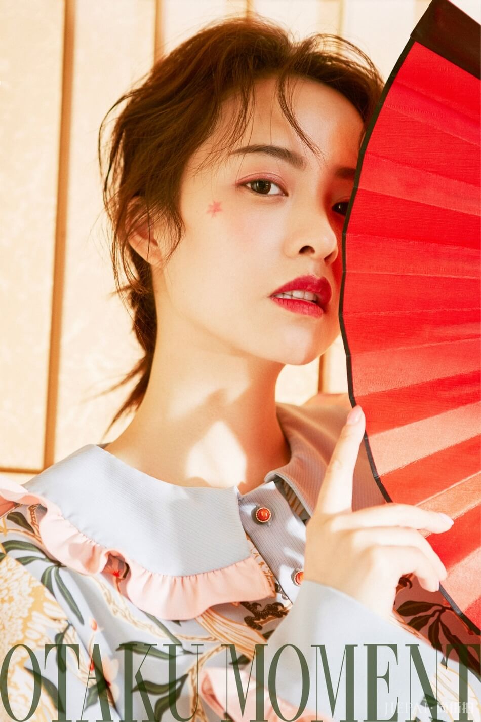 余心恬百变时尚大片曝光 浪漫美艳展现多面魅力