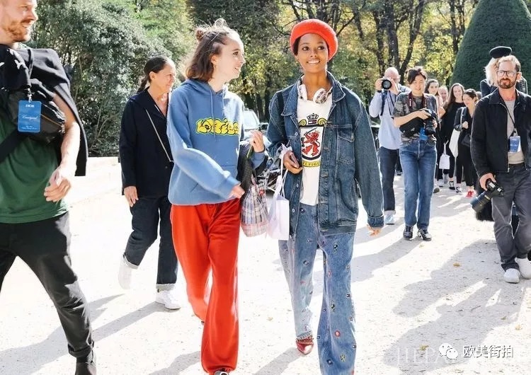 欧美街拍 今年秋冬穿日落橘原来这么美！！