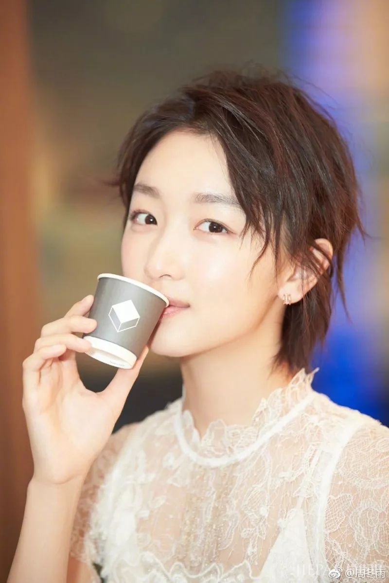 短发风已过，肩上1cm的发型才是当下最火的！