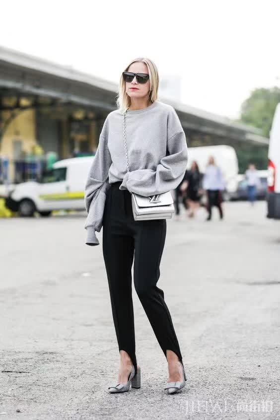 欧美街拍 看一条小黑裤搞定100种时髦搭配!