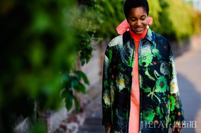 时装周期间 亚裔博主街拍占一半，外媒：亚洲人席卷了时尚圈