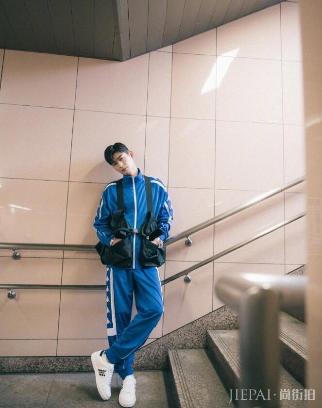 张翰分手后风格差太多 穿运动装清新帅气