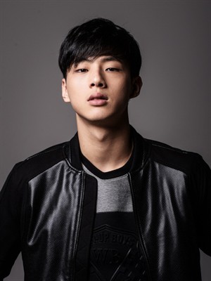 金志洙有望出演新剧《因为初恋是第一次》 饰演20代的男主角