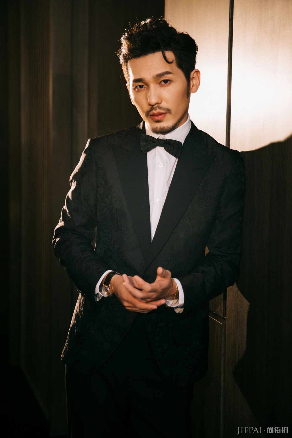 白宇现身智族GQ年度人物  获年度潜力艺人