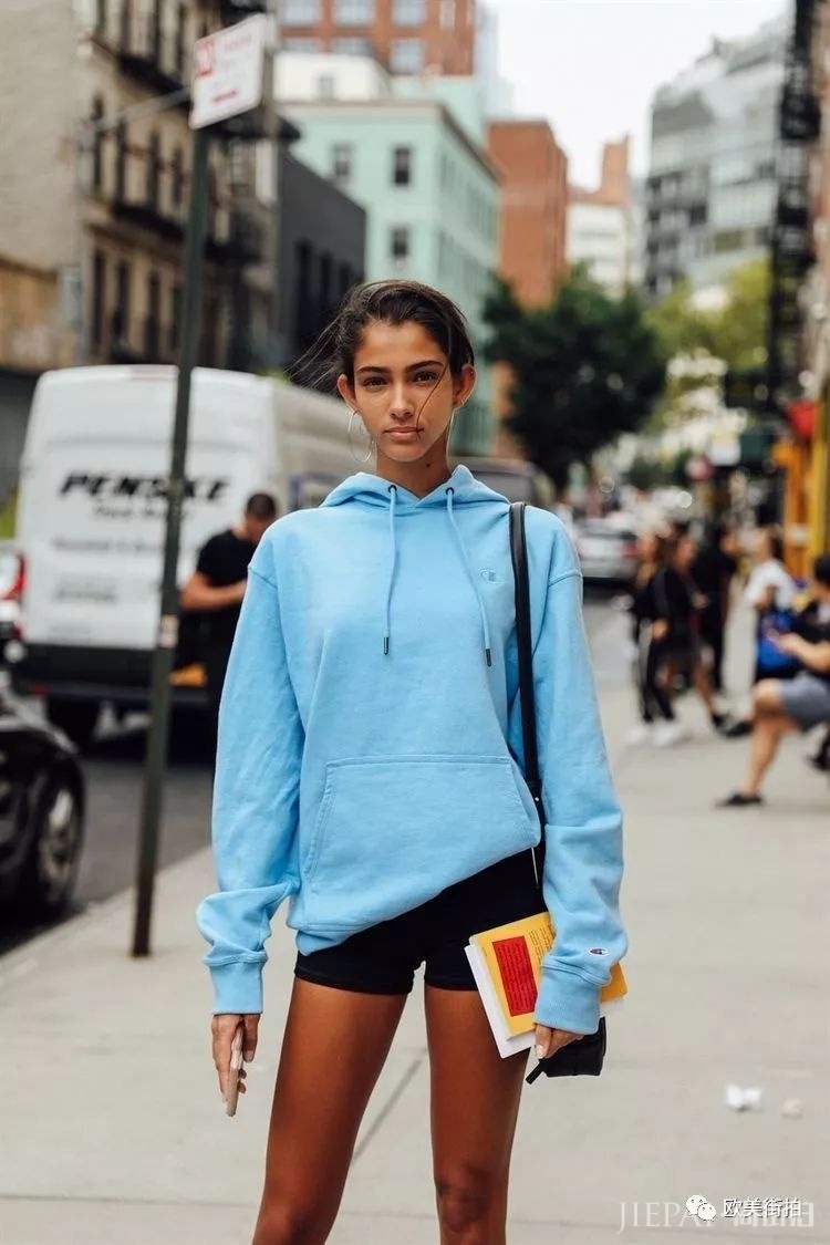 欧美街拍 看麻豆下班后的休闲穿搭