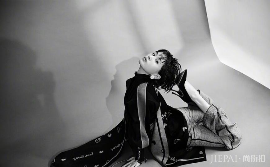 王子文登十月刊封面,靠衣品把自己硬是穿出了一米8气场