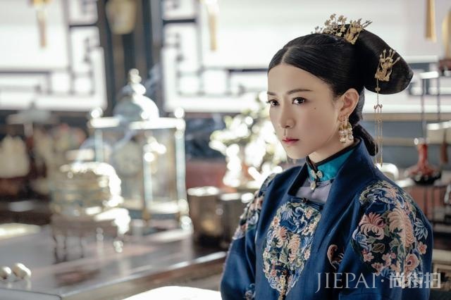 佘诗曼实力演技爆棚 为反派洗掉烟熏眼