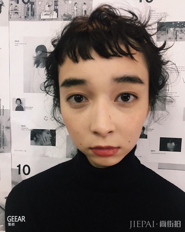 过目难忘的不完美脸孔：风格百变的日系模特偏爱黑色系酷帅穿搭！