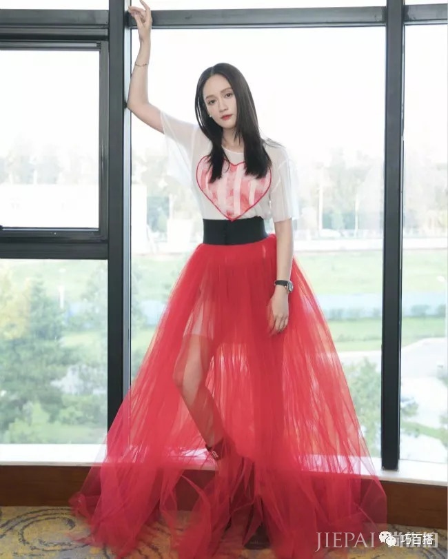 陈乔恩衣品太逆天,把39岁穿成了18岁