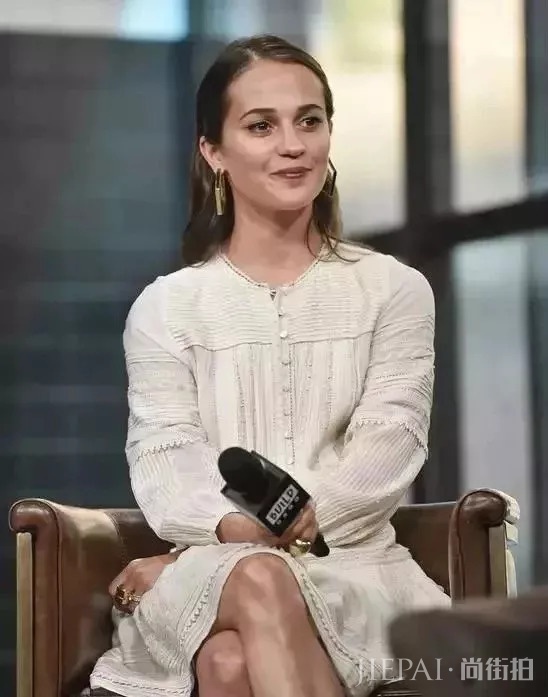 秋天这几款裙子美翻天， 高圆圆、刘雯早就穿起来了！