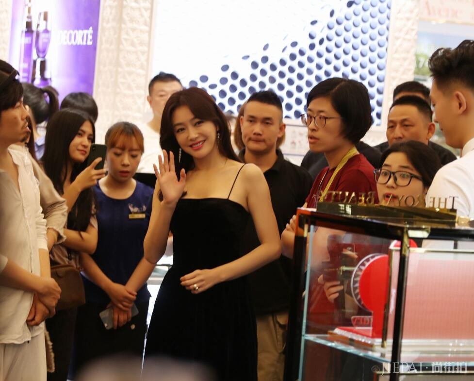 秦岚想脱单，自爆要求低，网友却说：这是最高的要求