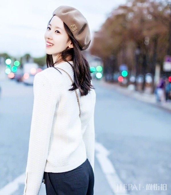 奶茶妹妹章泽天不仅人生开挂,衣品也从小土妹一跃成白富美?