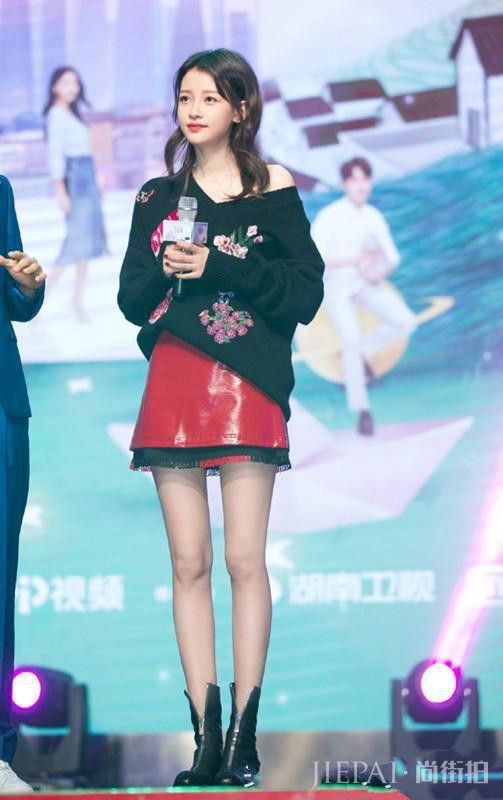 孙怡穿黑毛衣,郑秀妍都需要靠边站了!