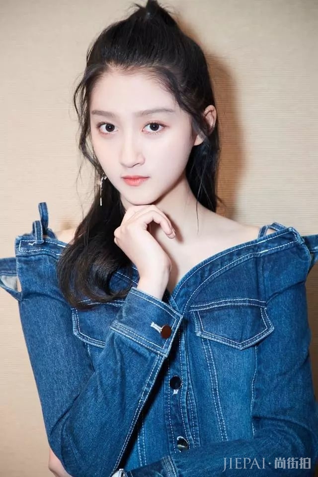 抄袭!买热搜黑自己博关注?“国民闺女”这个头衔要被她作没了!