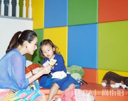 甜馨在这个夏天经历了什么?又双叒叕黑出了新高度!