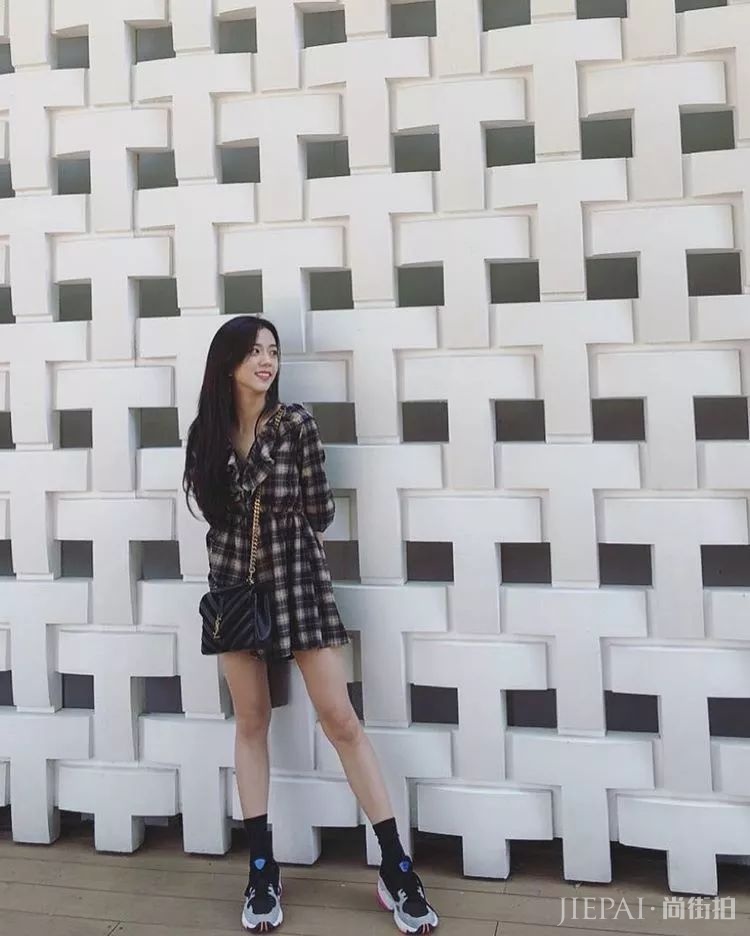 秋天怎么穿衣打扮？从国外时尚红人身上学习吧