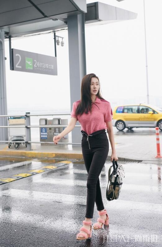 张天爱胯太大裤链拉不上?解锁新时尚就是要逼疯强迫症!