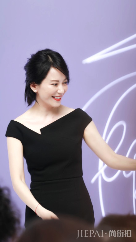 47岁俞飞鸿近照曝光  肤白貌美被赞逆生长