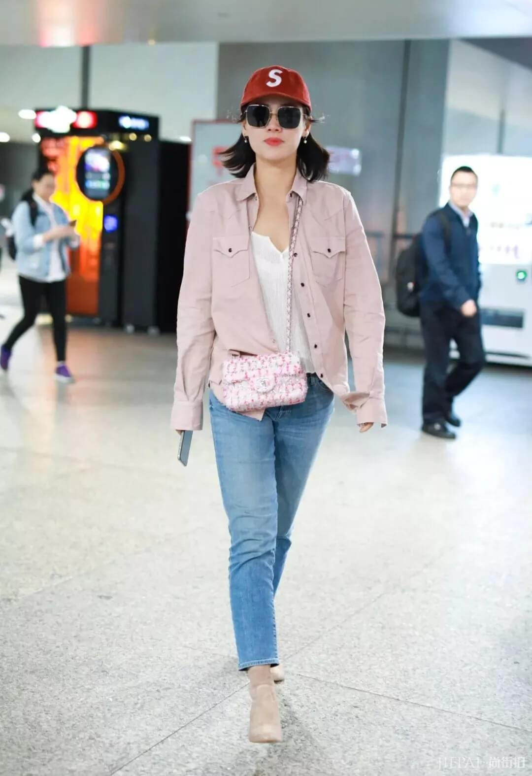 秋天怎么搭配衣服？最流行的衬衫当外套穿法示范！