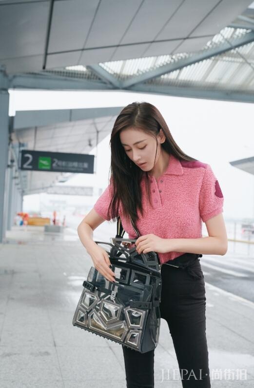 张天爱胯太大裤链拉不上?解锁新时尚就是要逼疯强迫症!