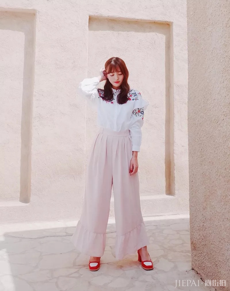 想学维密大长腿 不如用穿搭显高 看这4位160cm左右会穿小个子代表~