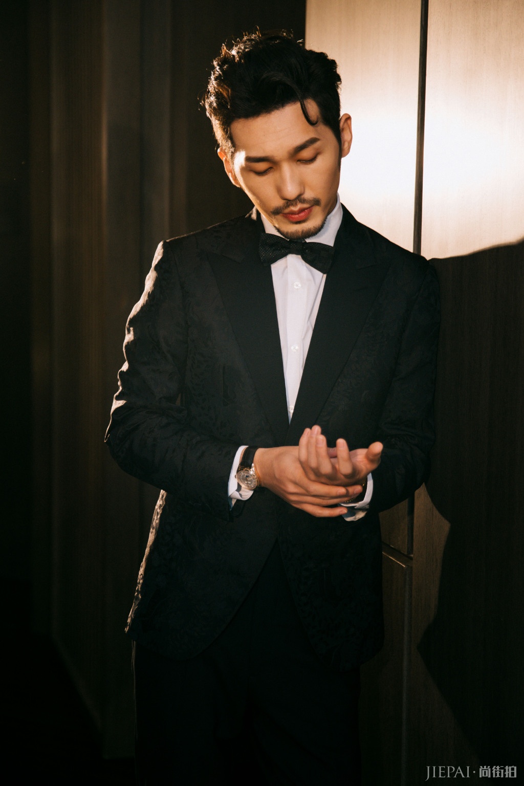 白宇现身智族GQ年度人物  获年度潜力艺人