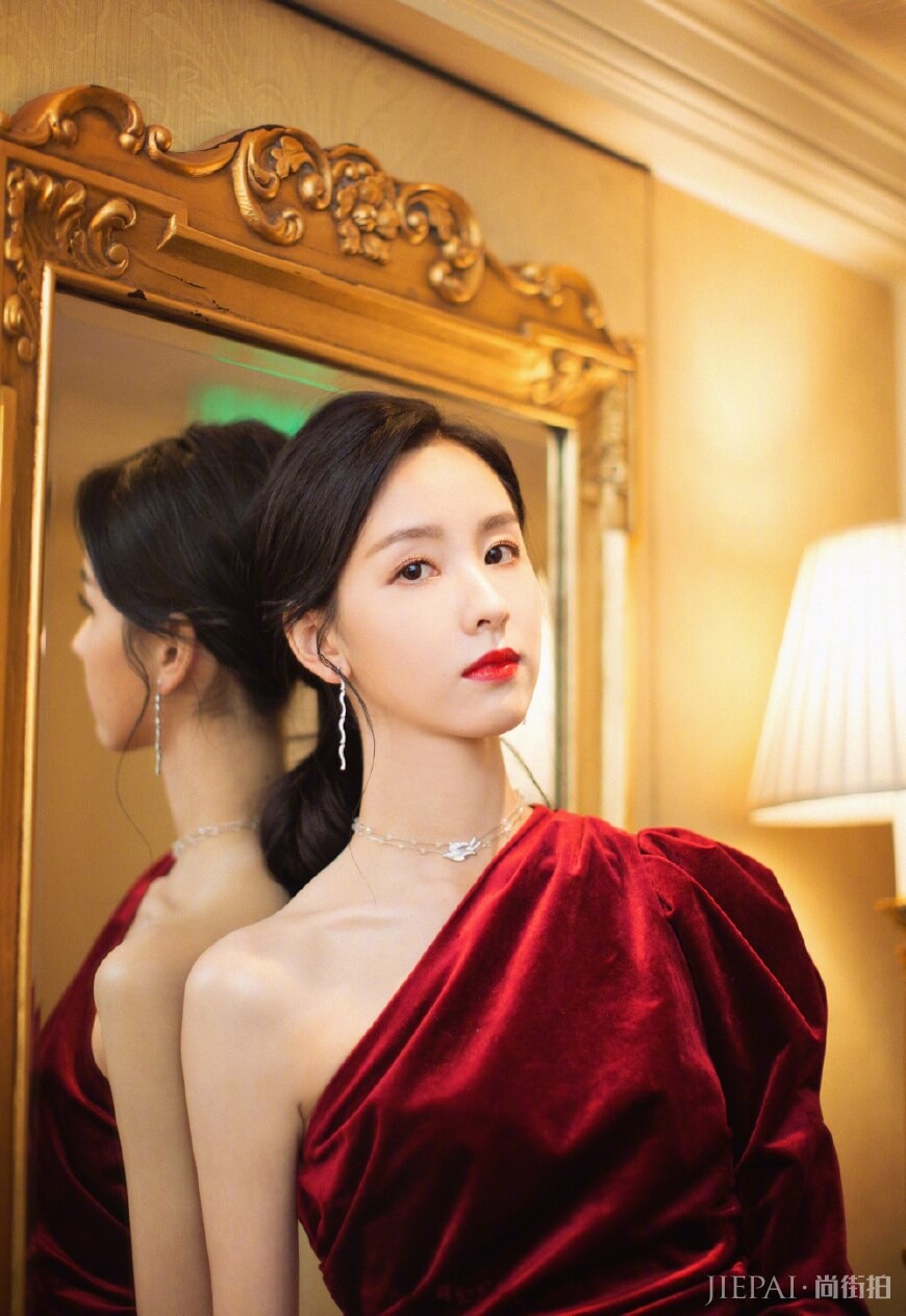 25岁陈都灵要转型？丢掉清纯红裙红唇的她原来这么惊艳