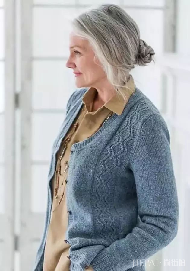 49岁才出道的超模 | 美人迟暮才是最高级的性感