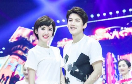 生父索要赡养费5000万,毛晓彤首度用11字回应