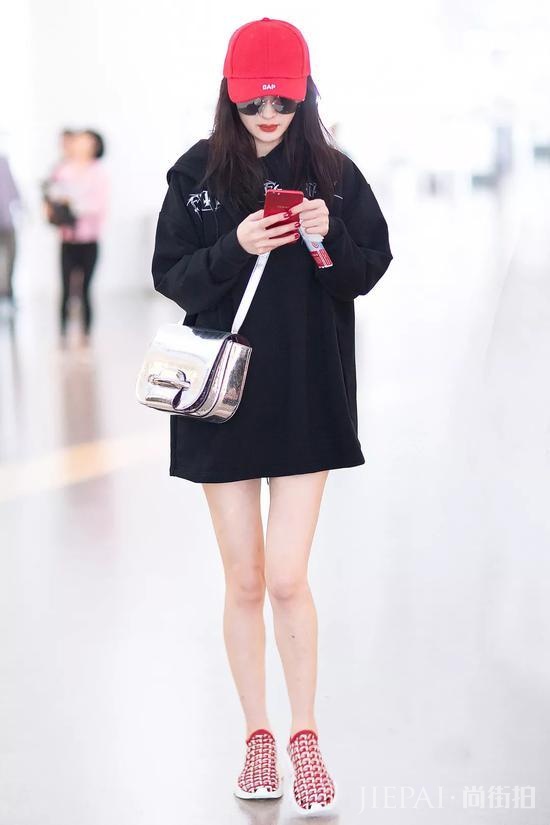 卫衣+裙子 秋天穿衣打扮的王炸组合！