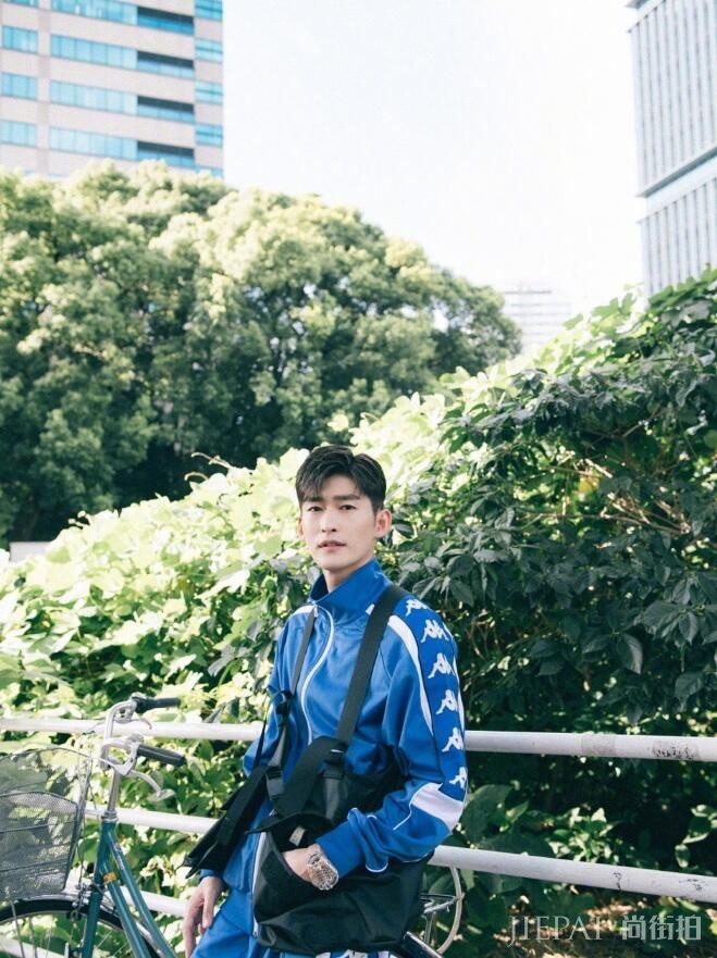 张翰分手后风格差太多 穿运动装清新帅气