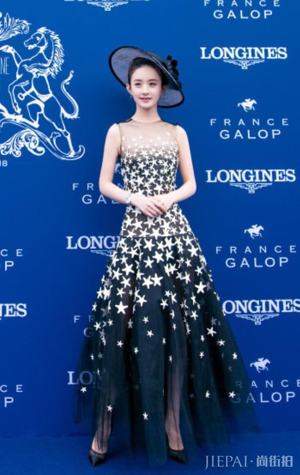 赵丽颖不好好扎丸子头,穿黑纱大摇大摆,女神美美的