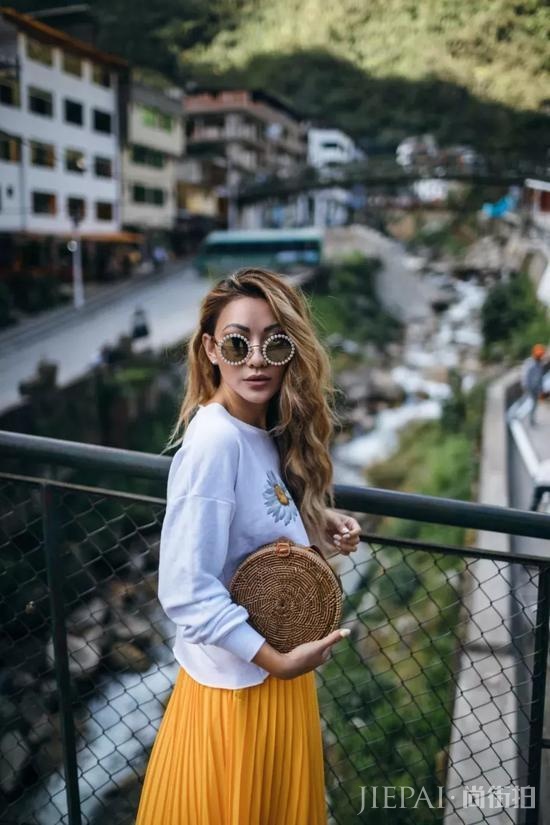 卫衣+裙子 秋天穿衣打扮的王炸组合！