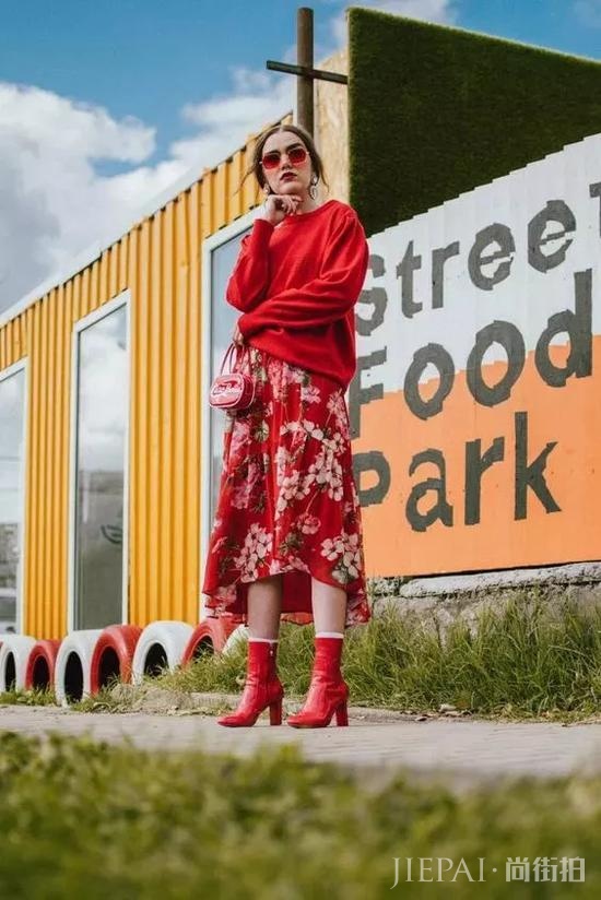 卫衣+裙子 秋天穿衣打扮的王炸组合！