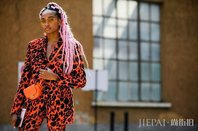 时装周期间 亚裔博主街拍占一半，外媒：亚洲人席卷了时尚圈