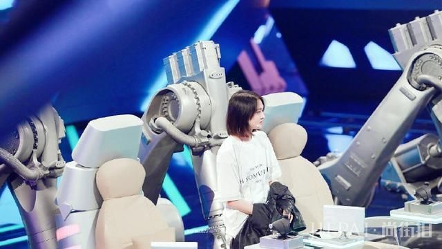 郑爽的嘴巴总是一个表情，超级可爱