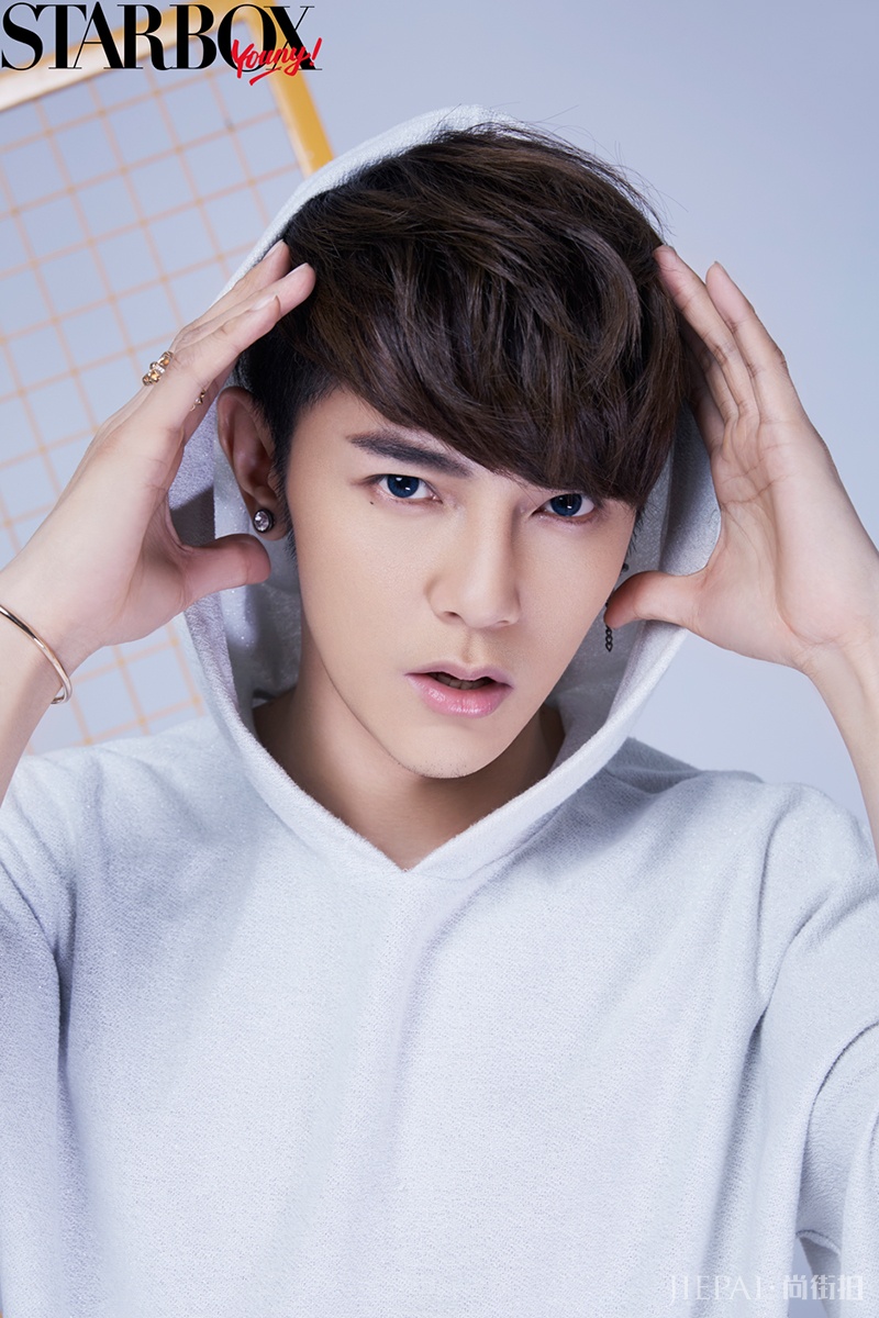 汪东城最新写真 风衣造型时髦前卫